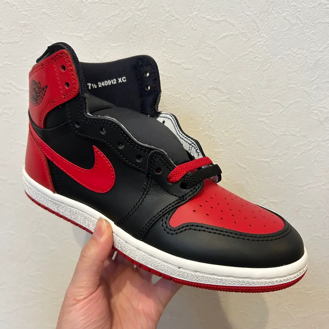 NIKE AIR JORDAN 1 HIGH '85 BRED 25,5 cm