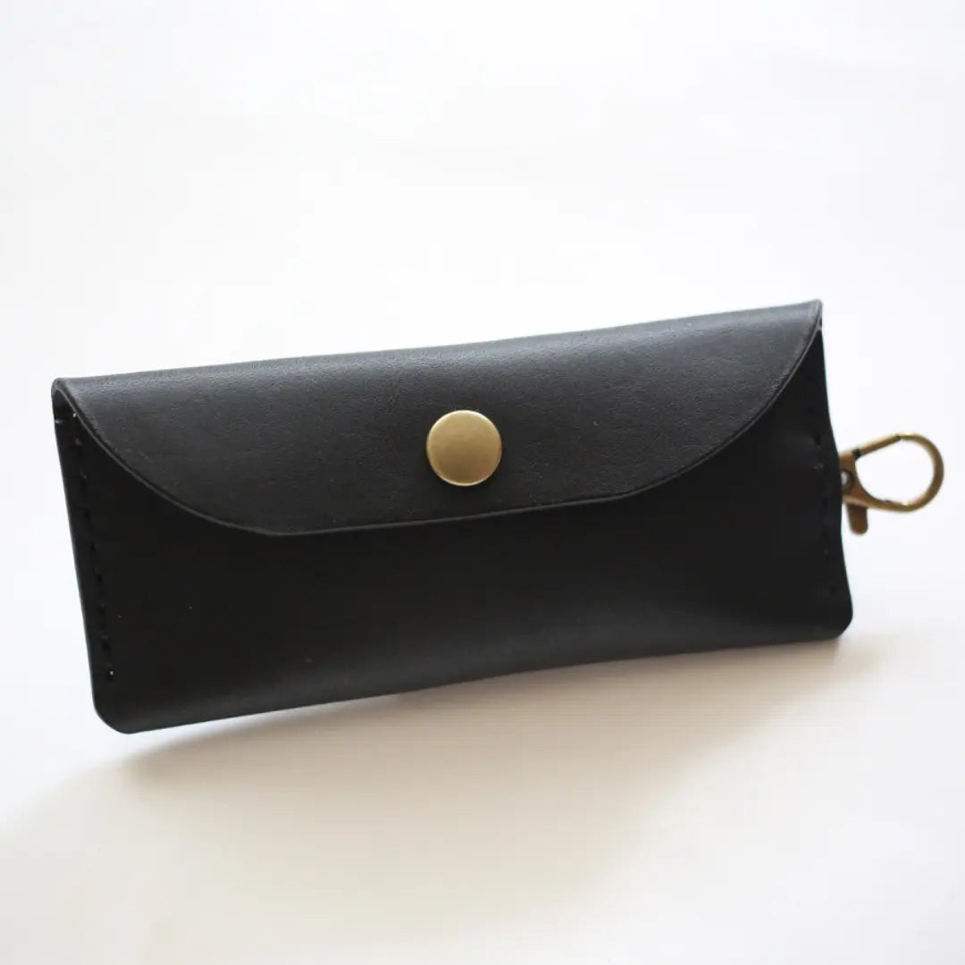 Leather key case (width opening) that can be attached to a school bag