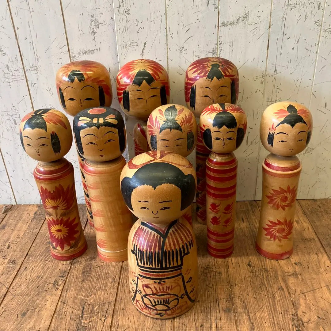 Conjunto de 9 piezas de artesanía tradicional popular de madera de mostaza pequeña kokeshi retro Showa, venta al por mayor de adornos