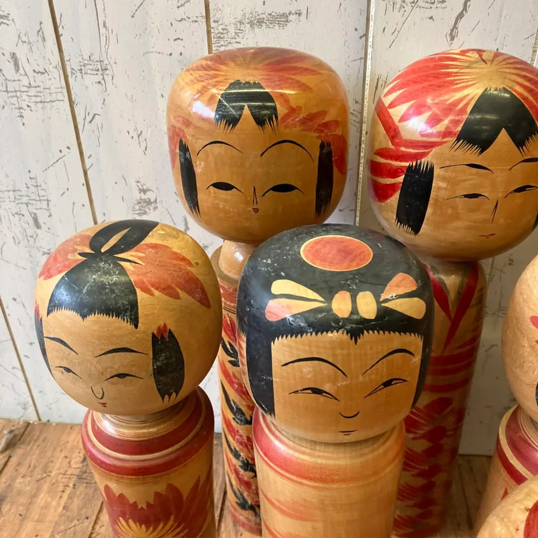 Conjunto de 9 piezas de artesanía tradicional popular de madera de mostaza pequeña kokeshi retro Showa, venta al por mayor de adornos