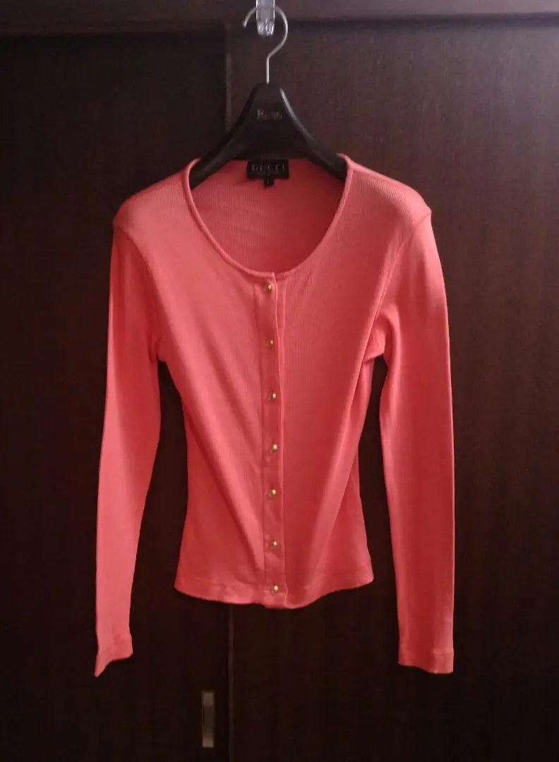 ■Gucci★Regular price: about 70,000 yen★Beautiful★Cardigan