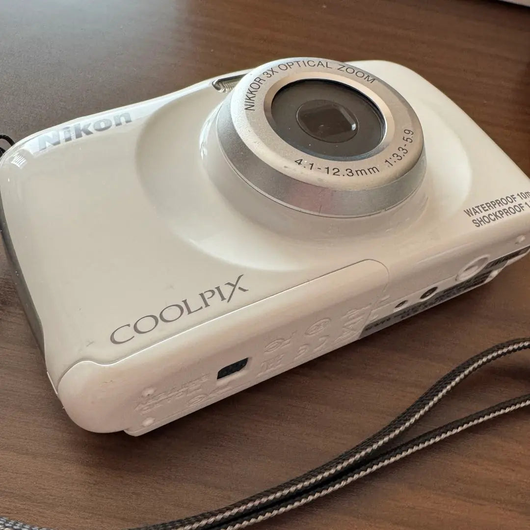 Nikon COOLPIX S33 White Waterproof Popular Color