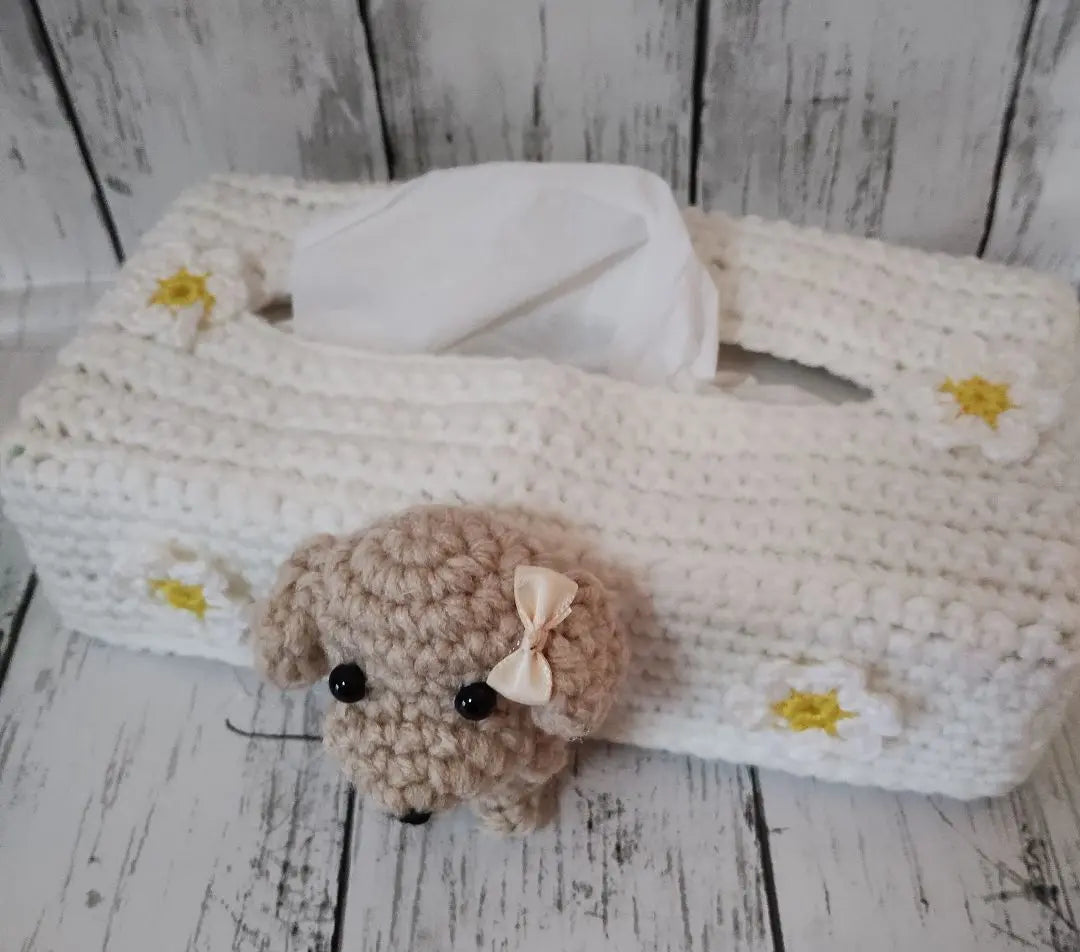 Hand knitted tissue box cover toy poodle | 手編みティシュボックスカバートイプードル