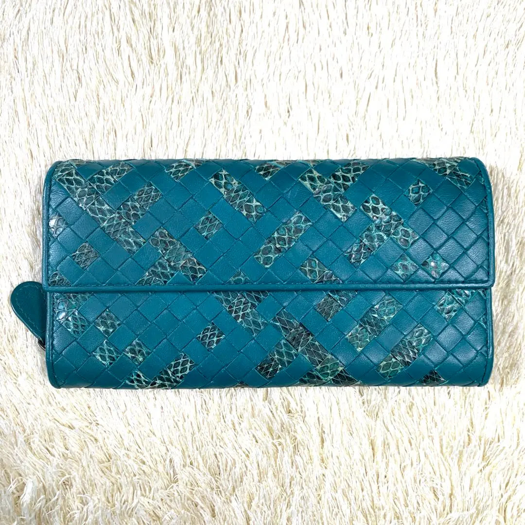 [Good condition] Bottega Veneta long wallet, python, flap, round zip, turquoise