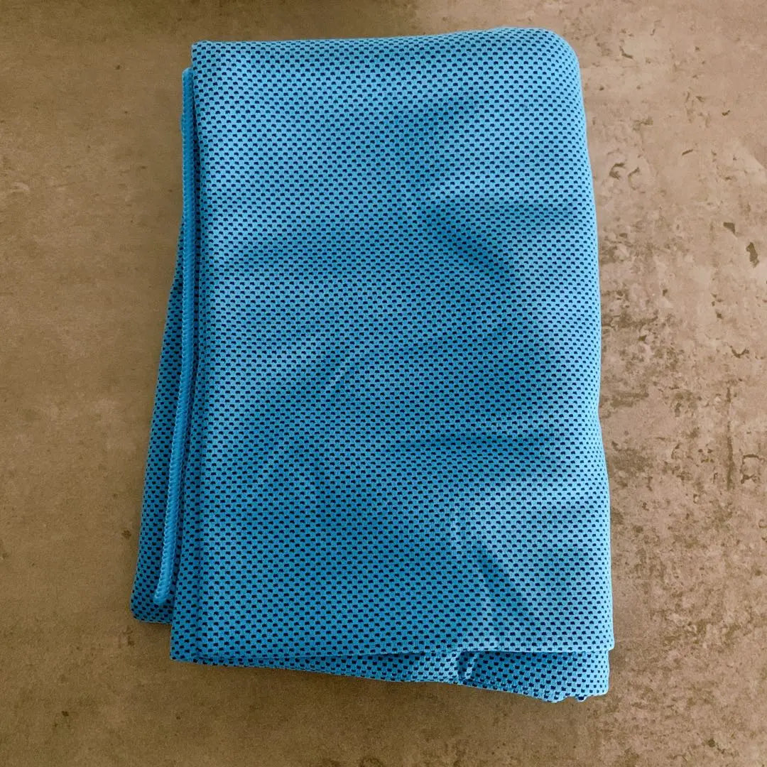 Cooling poncho, cooling towel, comfortable coolness, quick drying, breathability, UV protection