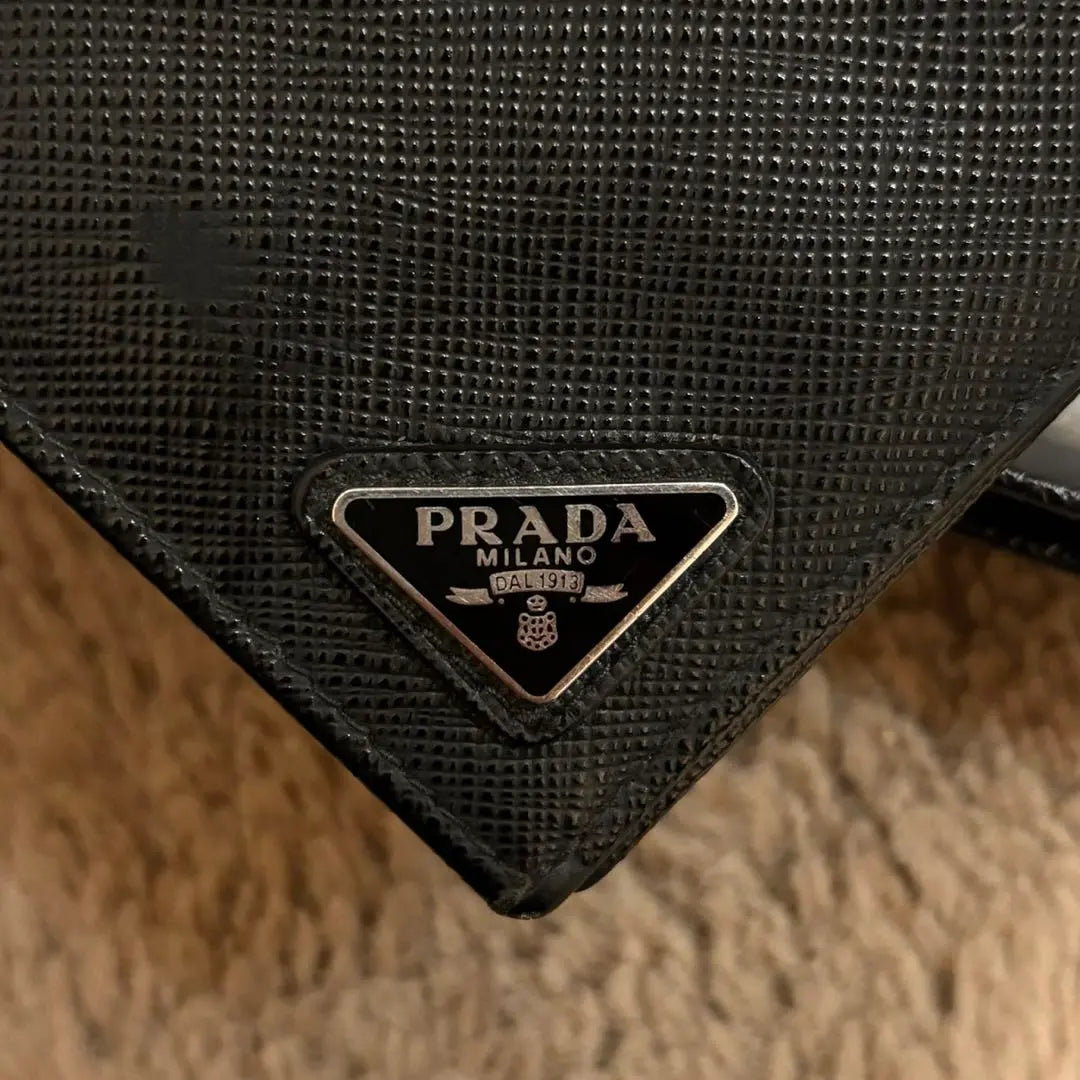 Beautiful condition ✨PRADA Triangle Logo Saffiano Leather Long Wallet