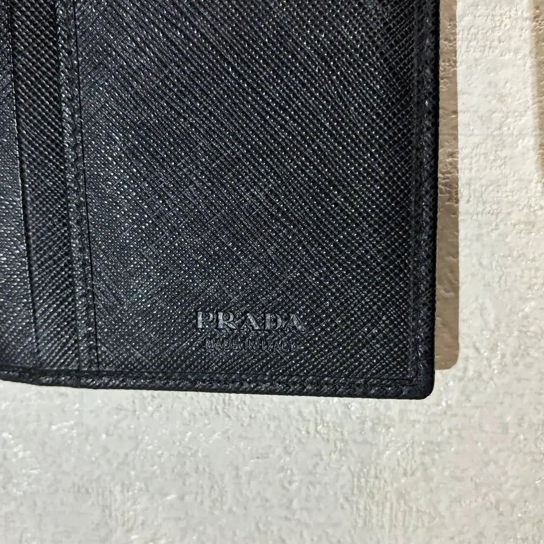 Beautiful condition ✨PRADA Triangle Logo Saffiano Leather Long Wallet