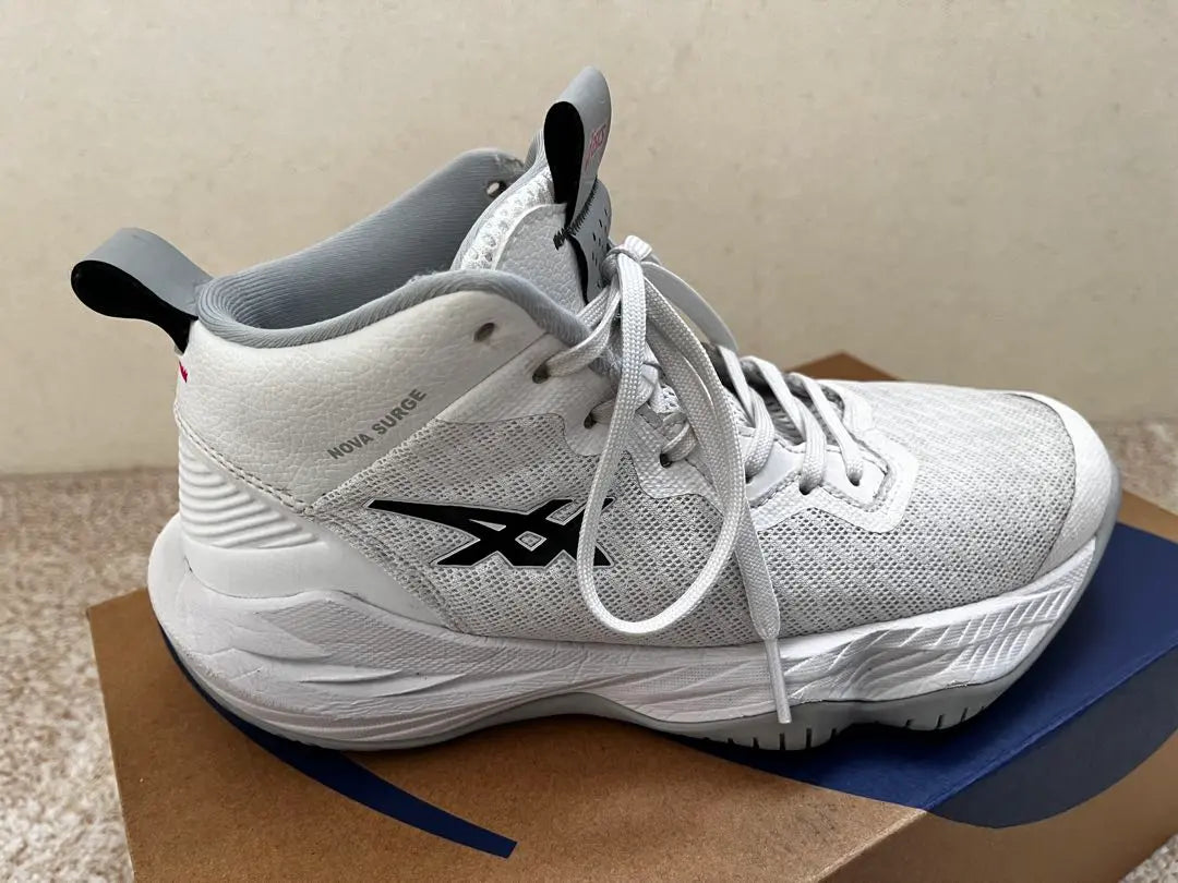 [Price reduction] Asics basketball shoes 23.5cm NOVA SURGE