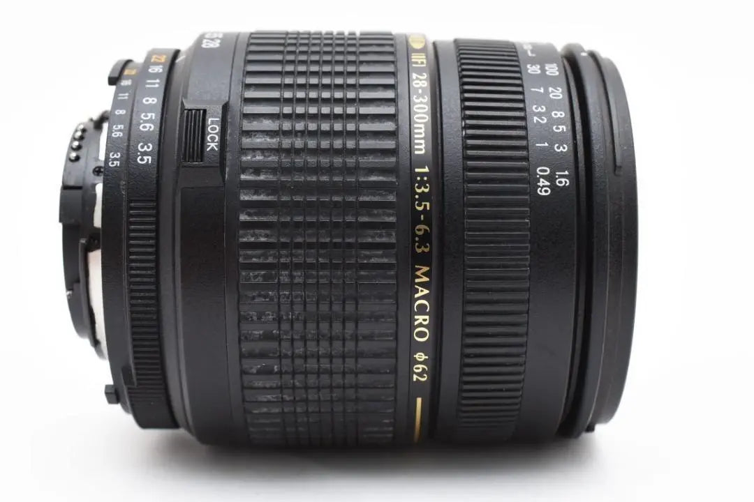 TAMRON AF 28-300mm F3.5-6.3 Nikon lens