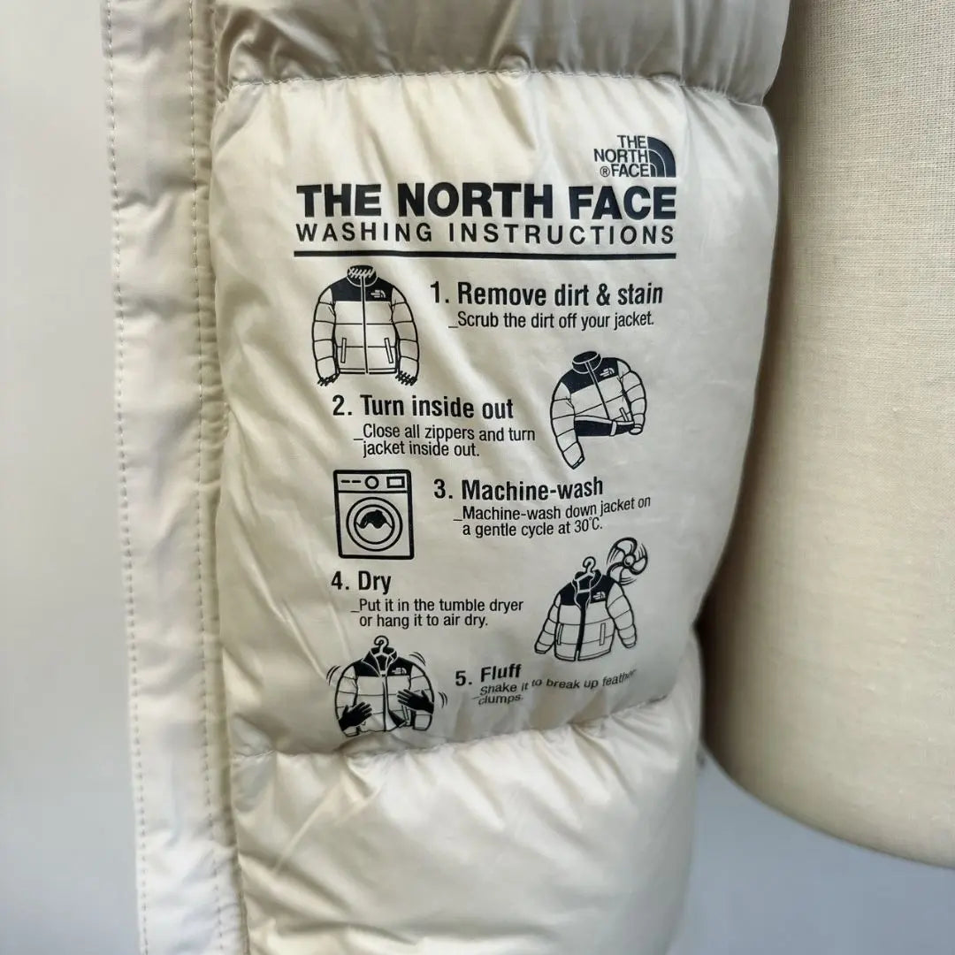 Nueva, sin usar, no disponible en Japón, chaqueta de plumas North Face beige para hombre talla L