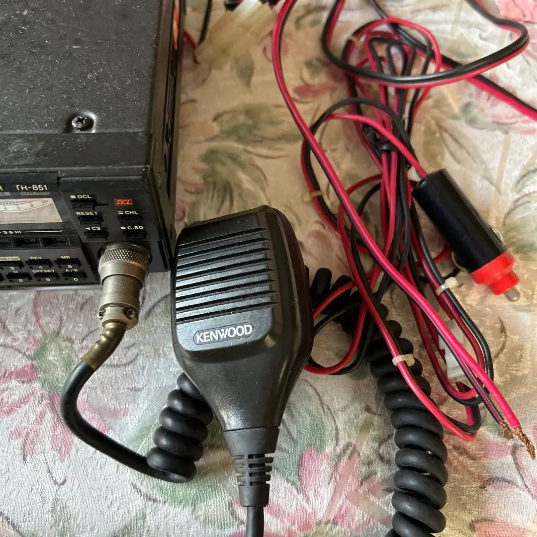 KENWOOD 420MHz TR-851 con fuente de alimentación estabilizada PA-140Y