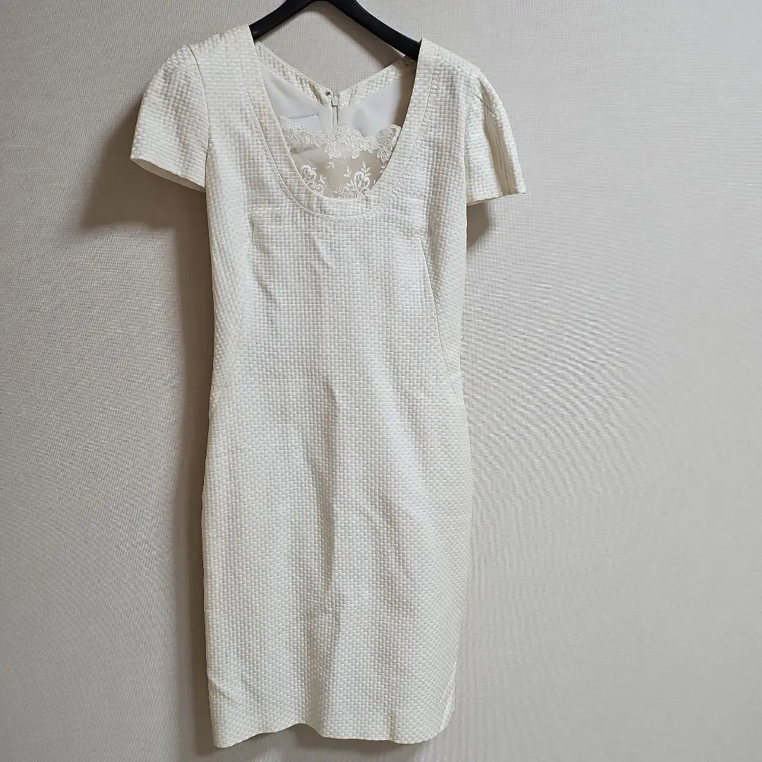 Good condition VALENTINO short sleeve knee length dress