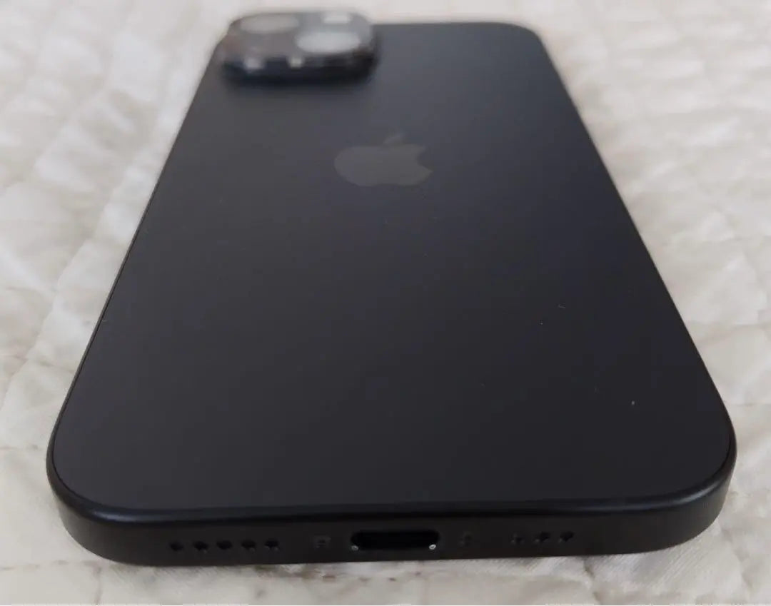 iPhone 15 128GB black titanium