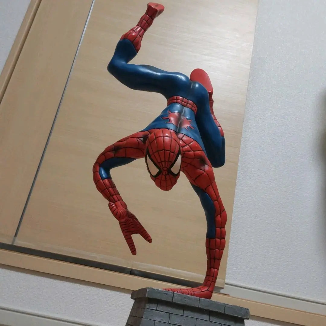 Spider-Man Statue (Balance)