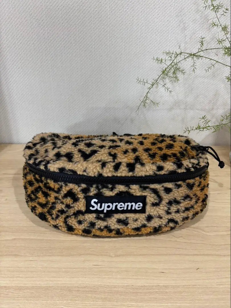 Beautiful condition Rare Supreme Supreme 17AW Leopard Waist Bag