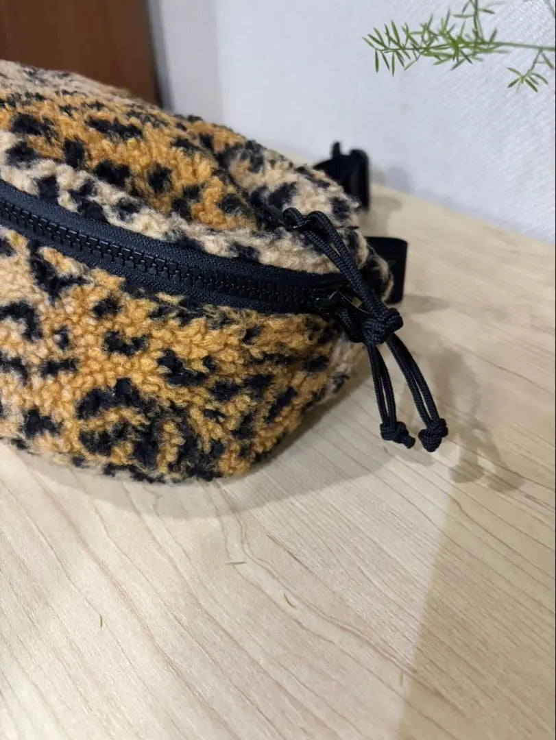 Beautiful condition Rare Supreme Supreme 17AW Leopard Waist Bag