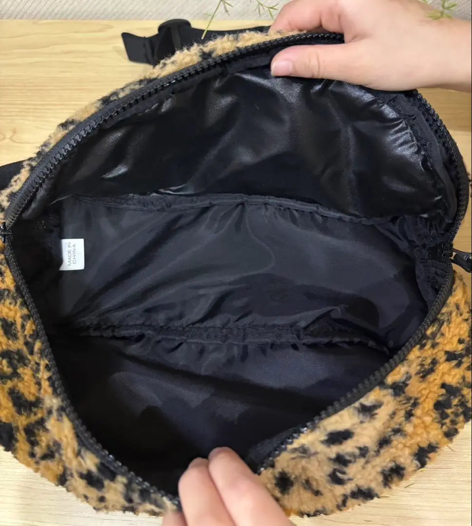 Beautiful condition Rare Supreme Supreme 17AW Leopard Waist Bag