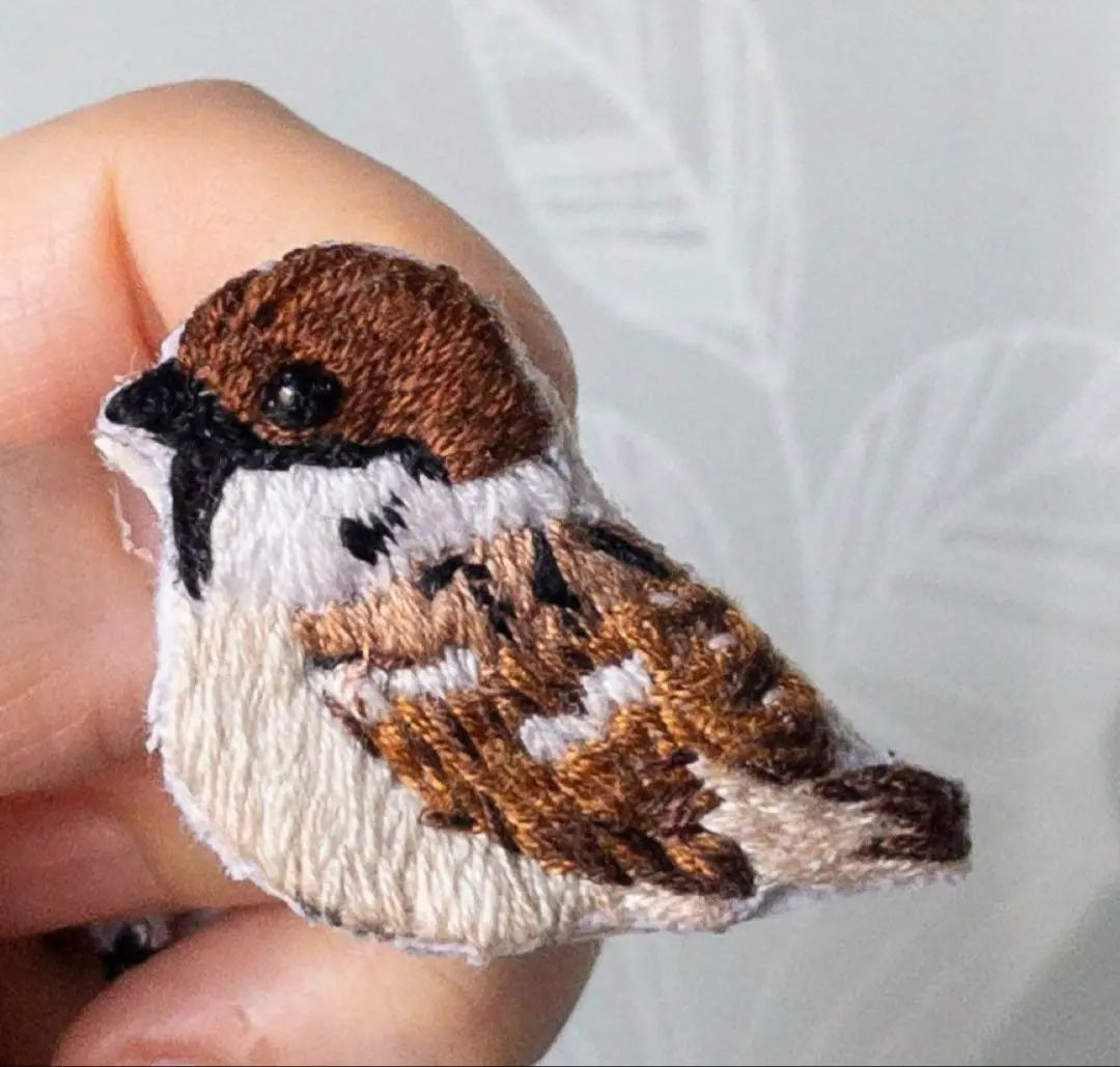 Handmade embroidered brooch sparrow