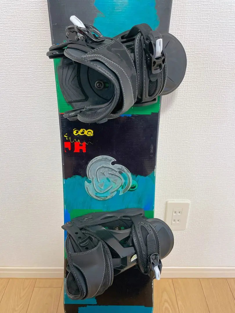 Snowboard and boot set