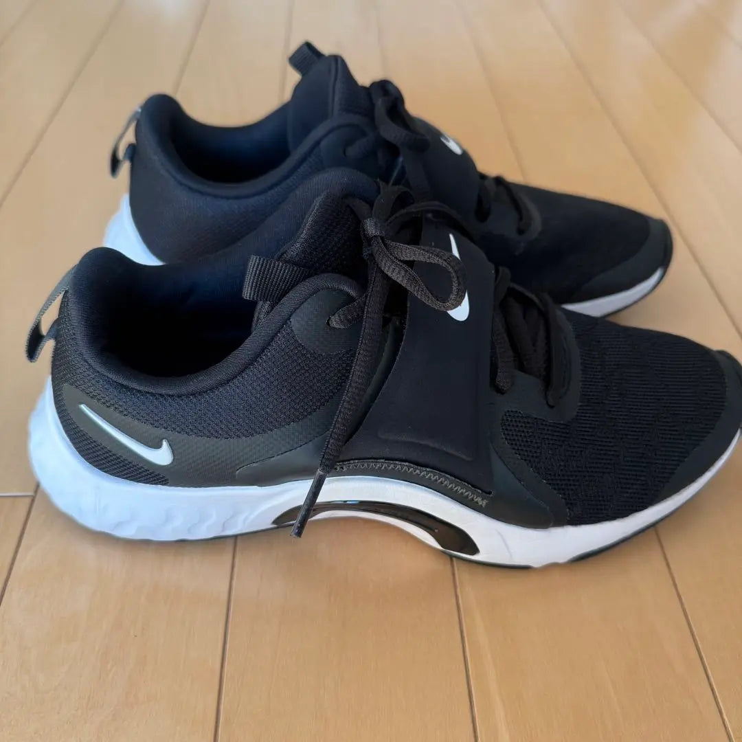 [NIKE] Training shoes for women