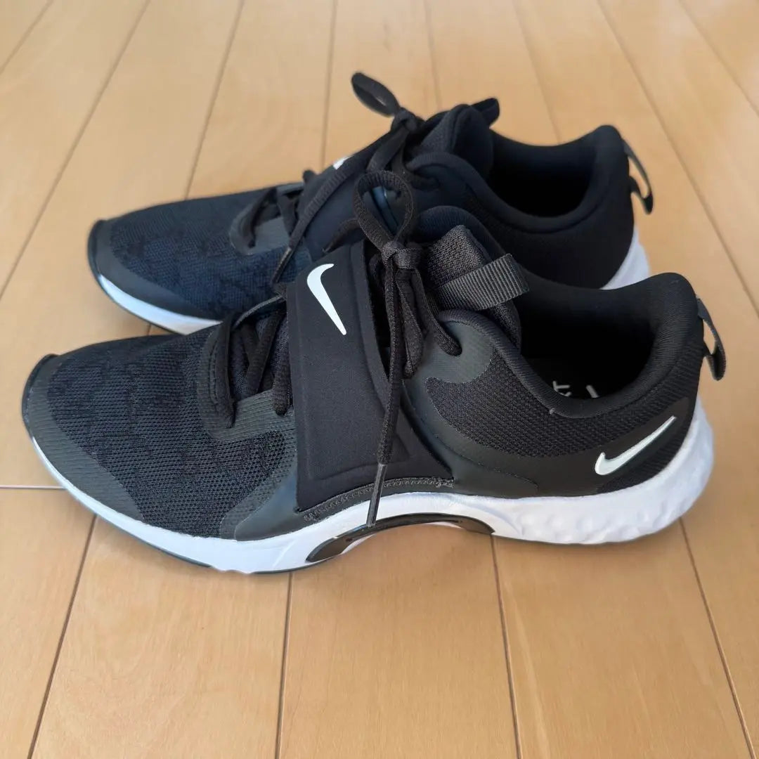 [NIKE] Training shoes for women