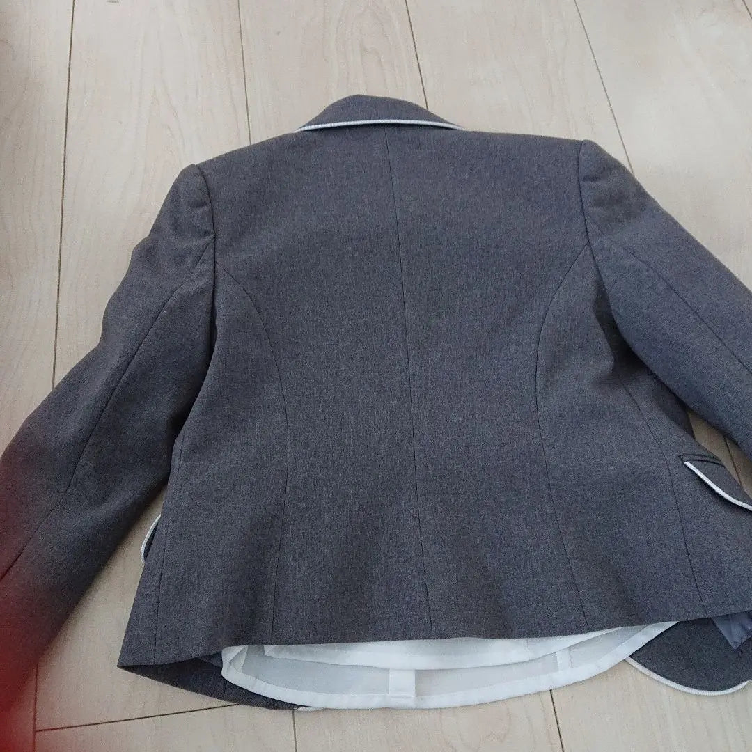 ☆ Gris llameante talla 115 niña ☆ | ☆グレーのブレザー サイズ115 女の子☆