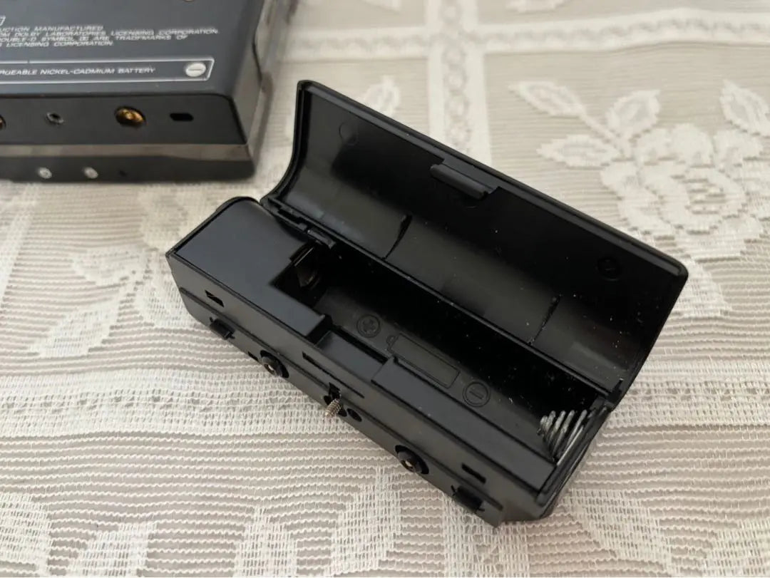 ◆ SONY WM-F404 Cassette Player