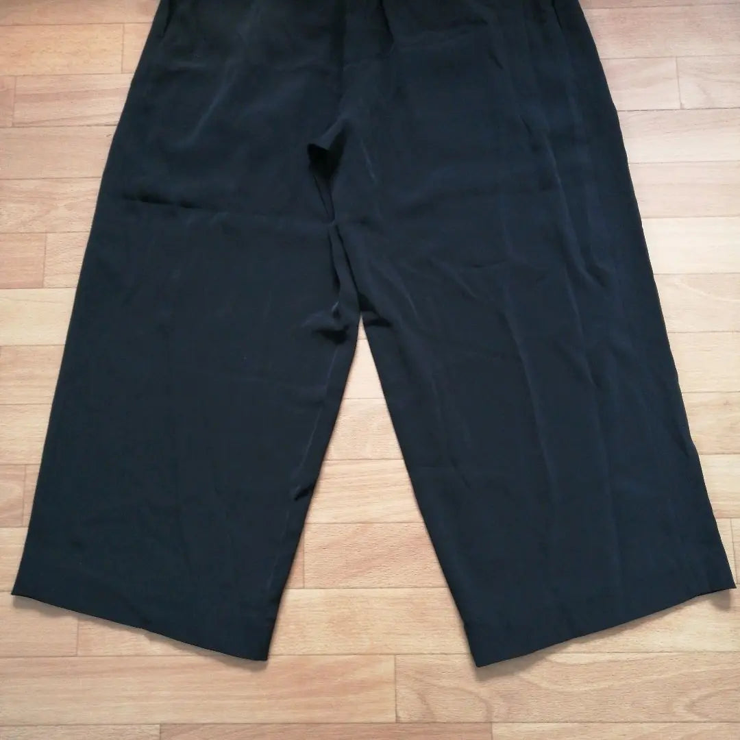 [Tag included] UNIQLO drape wide ankle pants M