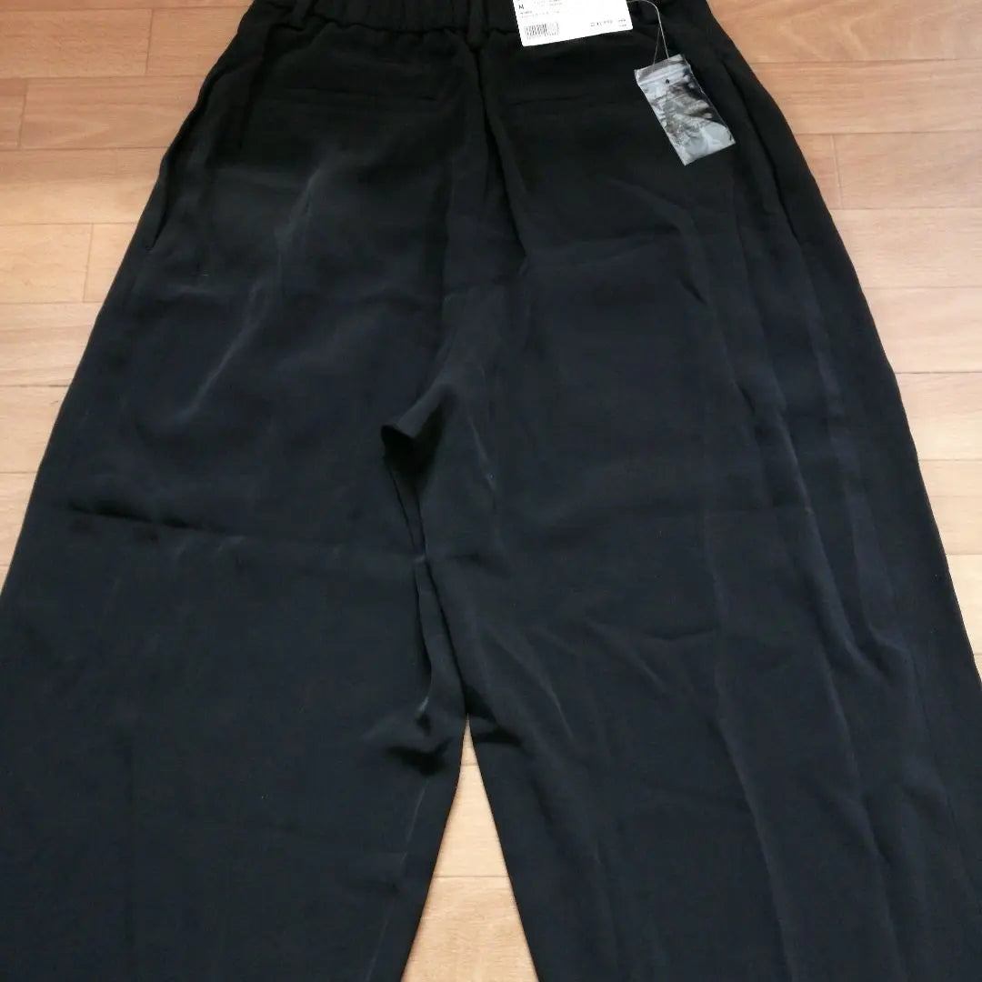 [Tag included] UNIQLO drape wide ankle pants M