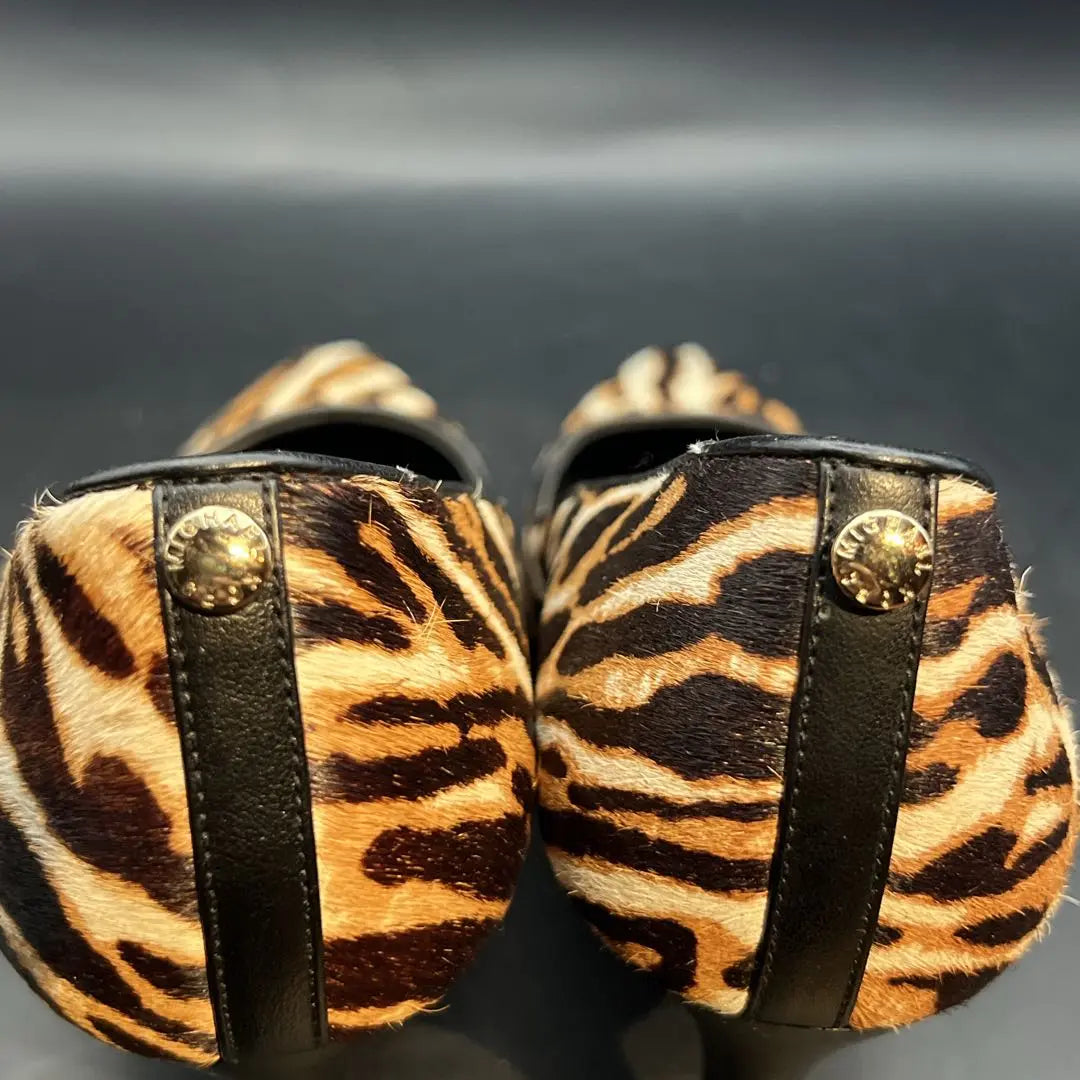 ⭐️Zapatos de salón Michael Kors con estampado de tigre, 24 unidades, en buen estado