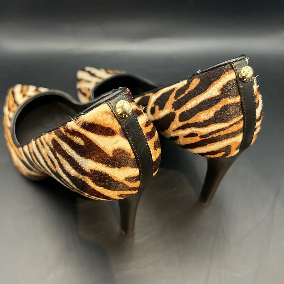 ⭐️Zapatos de salón Michael Kors con estampado de tigre, 24 unidades, en buen estado