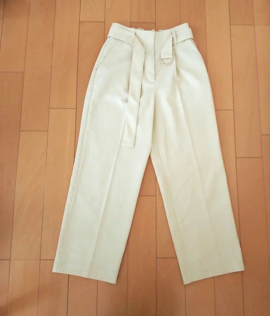 OPAQUE.CLIP pantalón estratégico con cinturón y faja | OPAQUE.CLIPベルト付きタックストレートパンツ