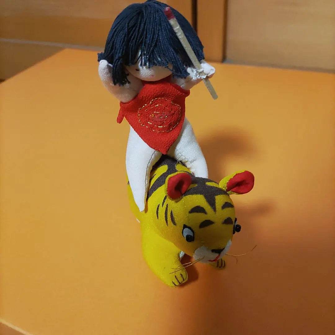 Kintaro Kintaro, Kintaro Kintaro, straddle the tiger | ちりめん細工　小品小物　金太郎、虎にまたがる