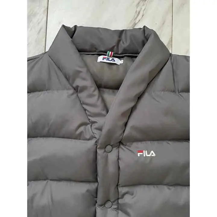 Chaqueta tipo blusón de plumas color gris hormigón tipo Yukata de FILA