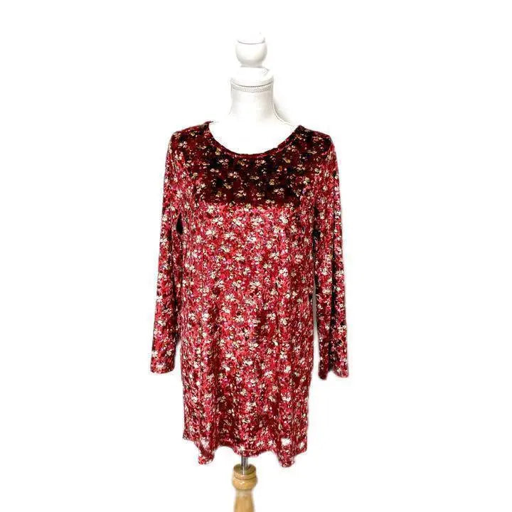 ESPOIR Tops Flower pattern Velvet style casual puff sleeve glossy | ESPOIR トップス 花柄 ベルベット風 カジュアル パフスリーブ 光沢感