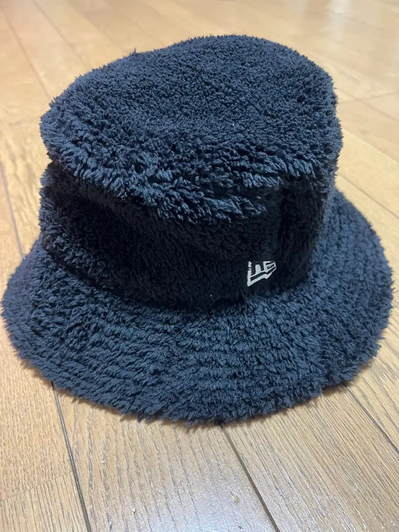 ⭐︎New and unused⭐︎ NEW ERA Bucket Hat Kids Boa Fur