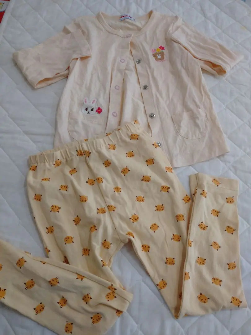 [Used] Miki House Usako Cardigan and Uniqlo Cat Pattern Leggings Set 110