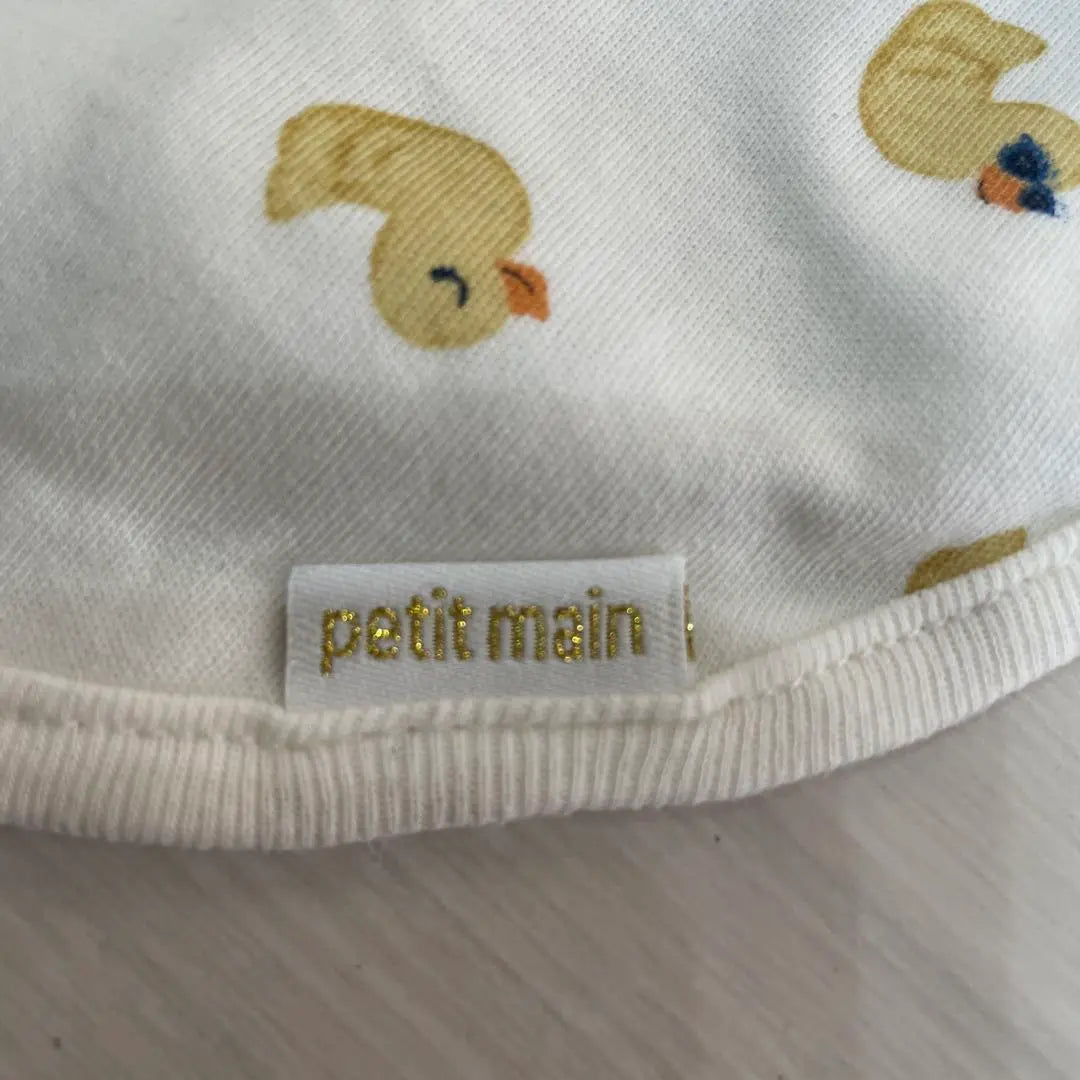 [Good condition] petit main duck and apple patterned 2-piece set