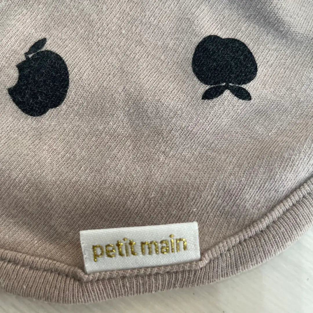 [Good condition] petit main duck and apple patterned 2-piece set