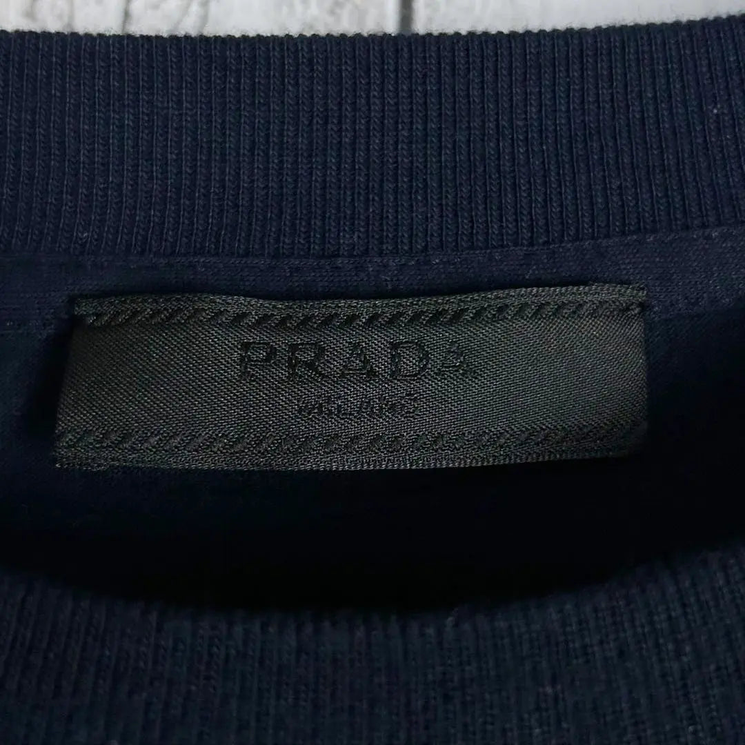 [Modelo súper raro] Prada☆ Camiseta de manga larga con estampado integral, placa triangular, difícil de conseguir