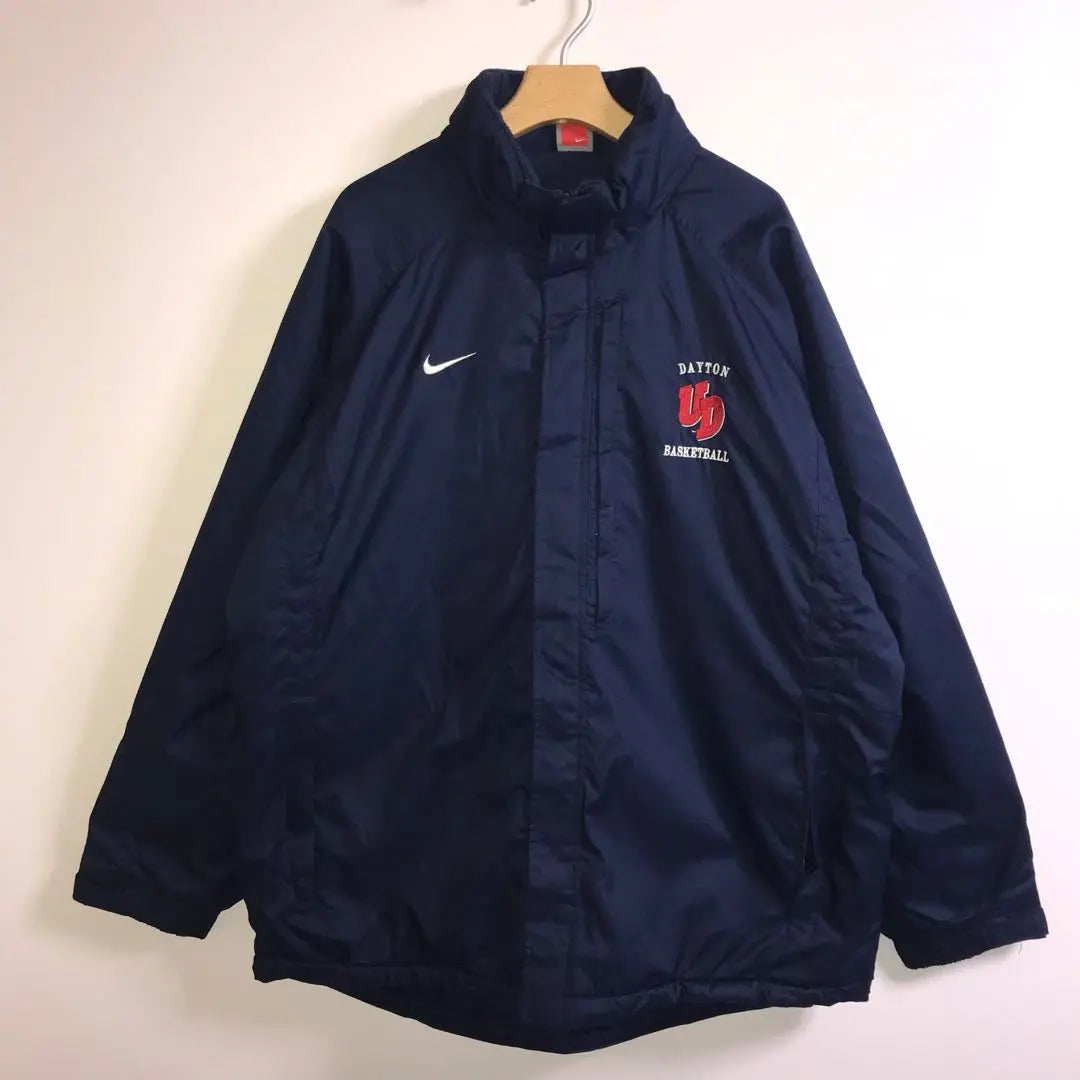 《One Point Swoosh》Overseas used Nike Nylon jacket with embroidery design | 《ワンポイントスウッシュ》海外古着ナイキナイロンジャケット ブルゾン刺繍デザイン