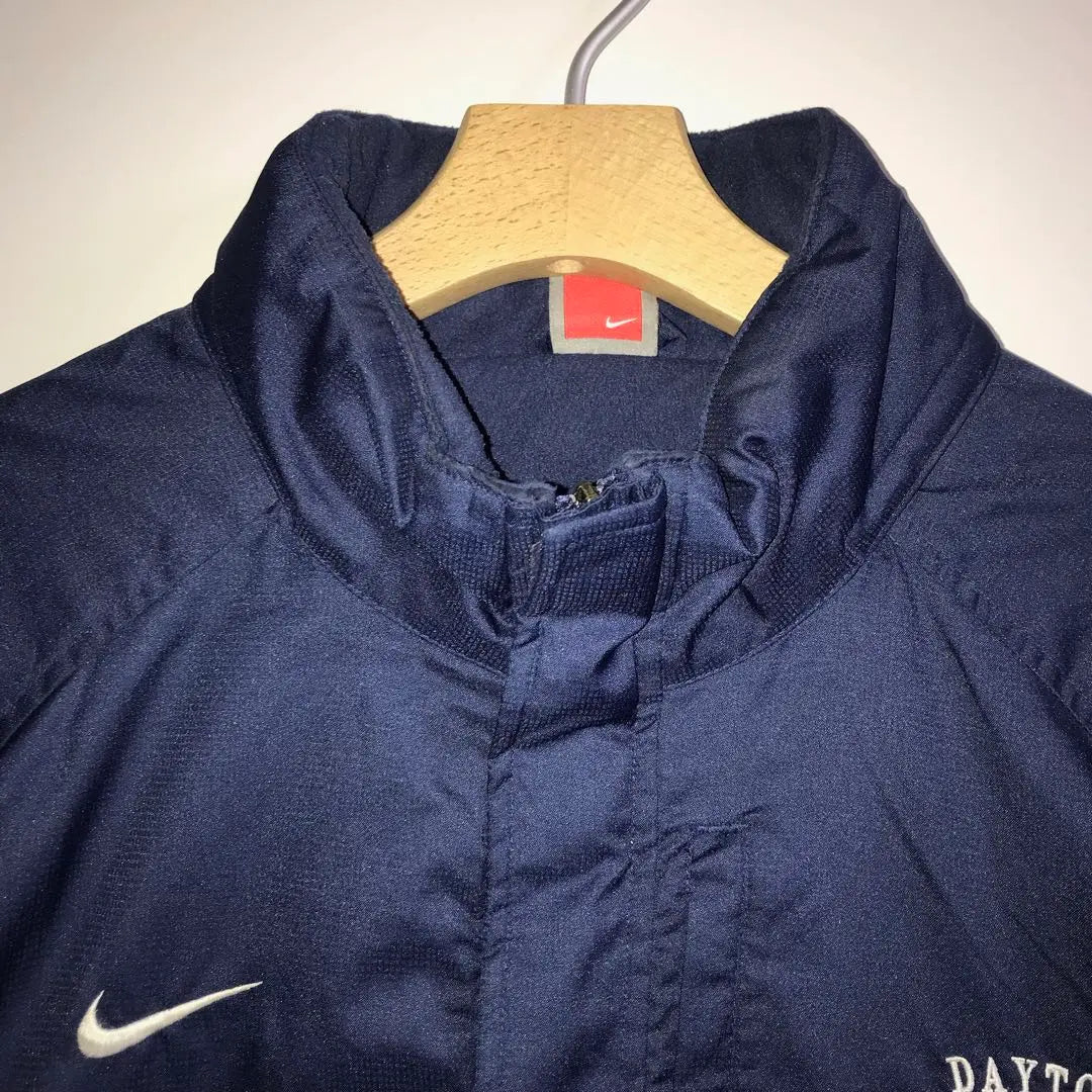 《One Point Swoosh》Overseas used Nike Nylon jacket with embroidery design | 《ワンポイントスウッシュ》海外古着ナイキナイロンジャケット ブルゾン刺繍デザイン