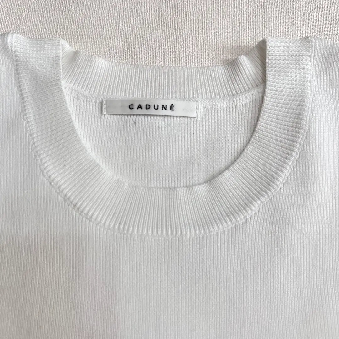 [Good condition] CADUNE Short-sleeved Poly Knit White