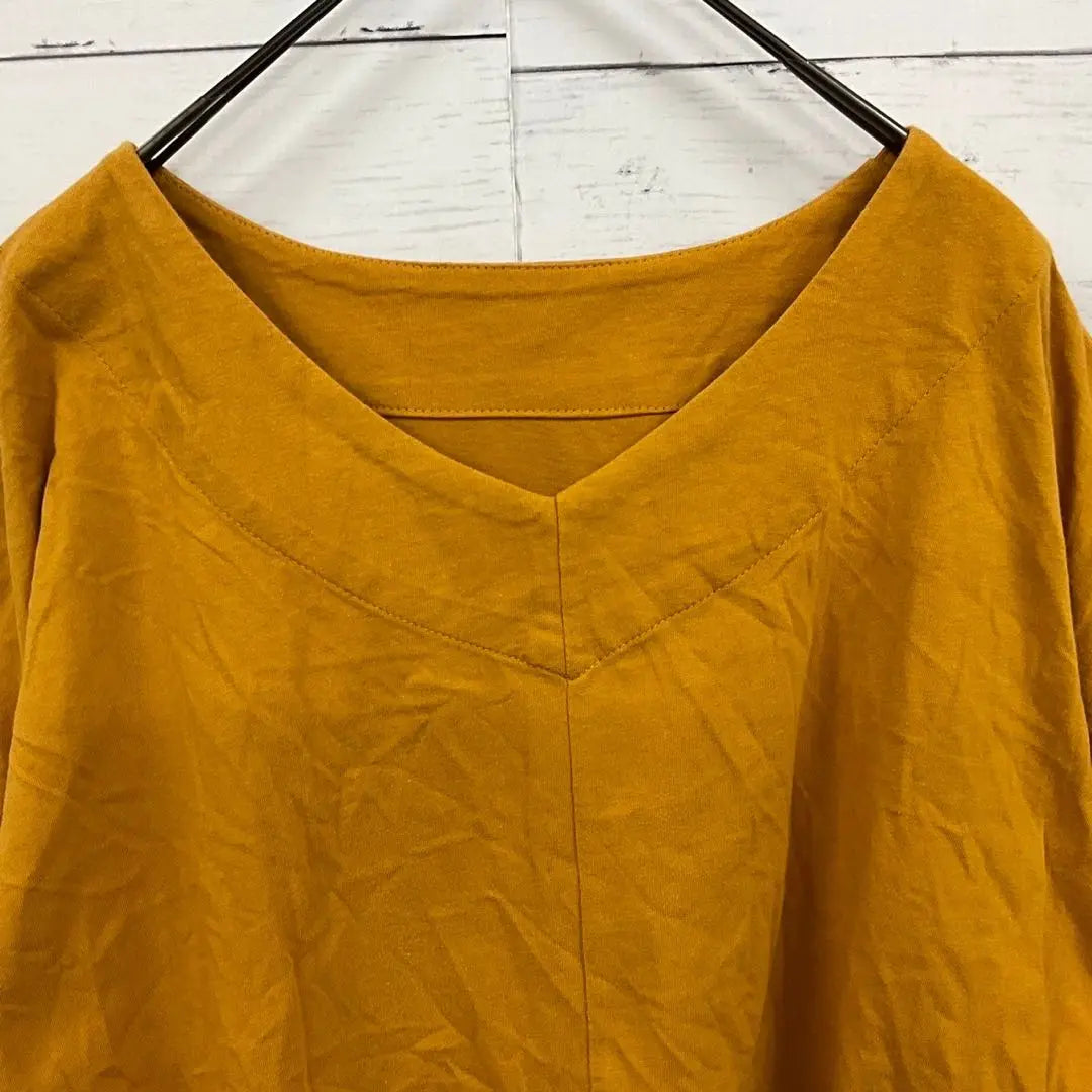 Used clothing [M] Short sleeve tunic V-neck simple lace yellow mustard color