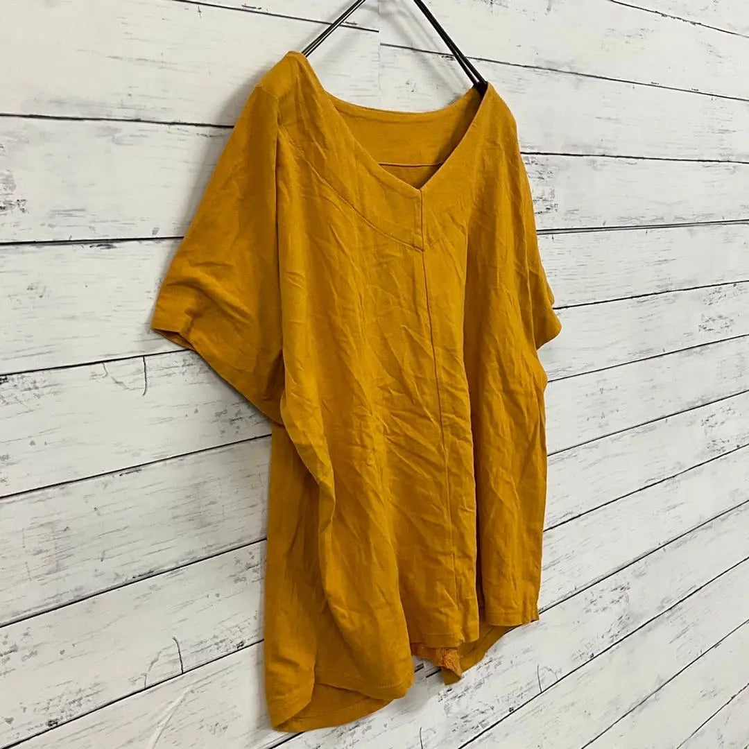 Used clothing [M] Short sleeve tunic V-neck simple lace yellow mustard color