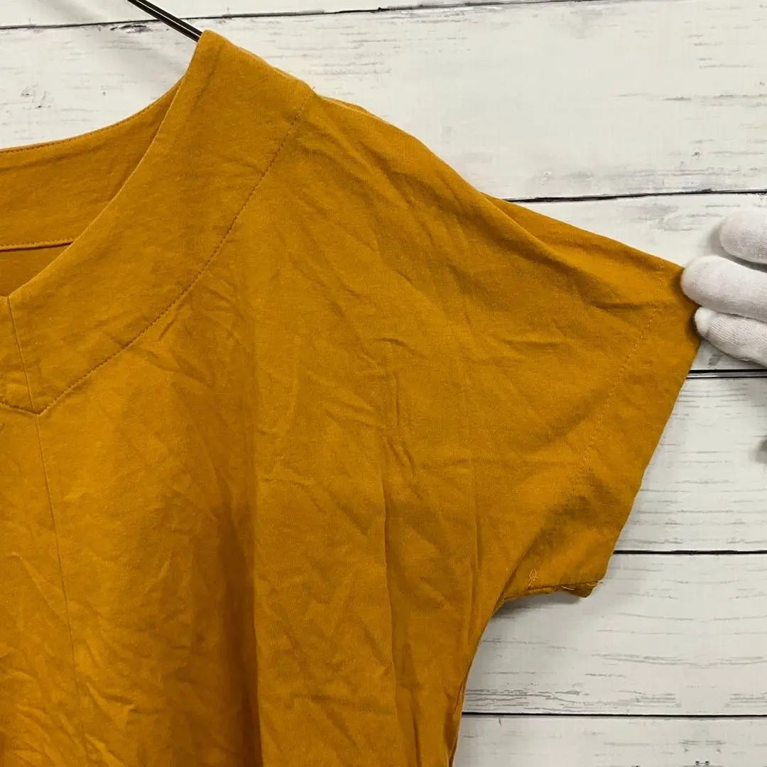 Used clothing [M] Short sleeve tunic V-neck simple lace yellow mustard color