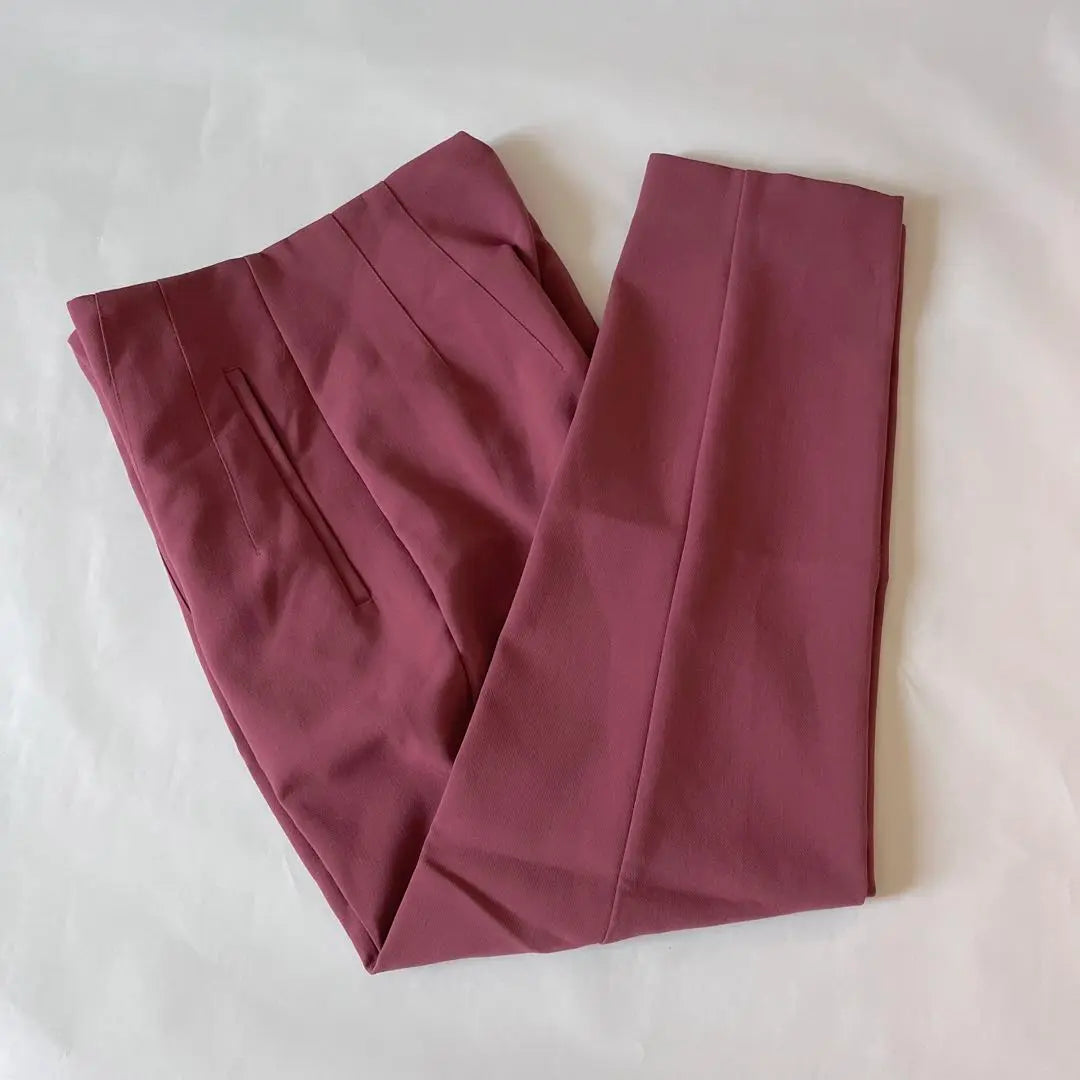 [XS] Pantalones de tiro alto y cónicos Marsala de ZARA