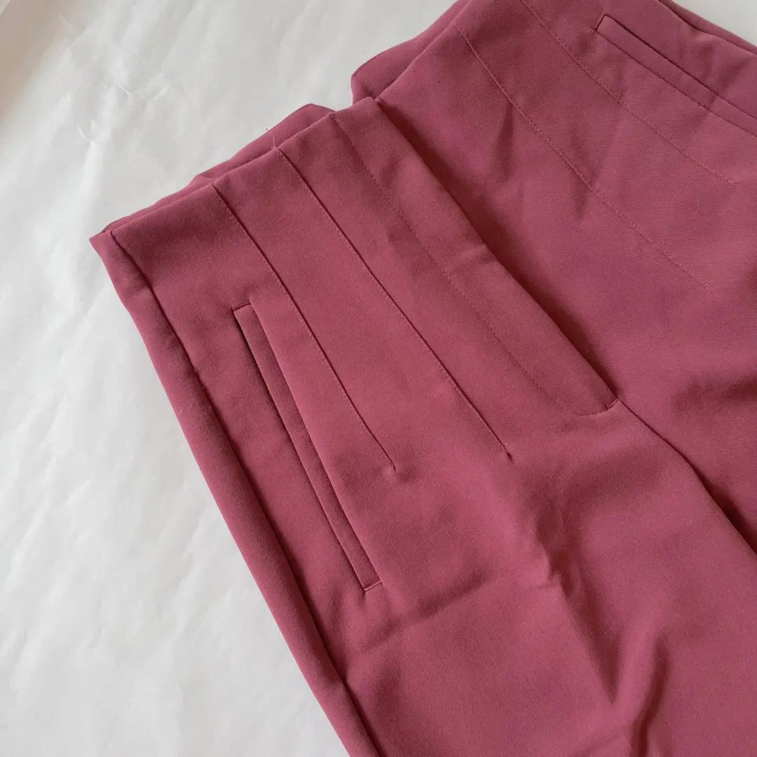 [XS] Pantalones de tiro alto y cónicos Marsala de ZARA