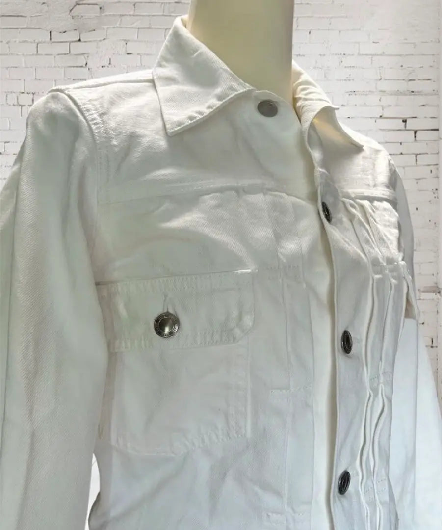 HYKE Chaqueta Alta Ajustada Chaqueta Vaquera Denim Blanco | HYKE ハイク タイトフィットジャケット デニムジャケット ホワイトデニム