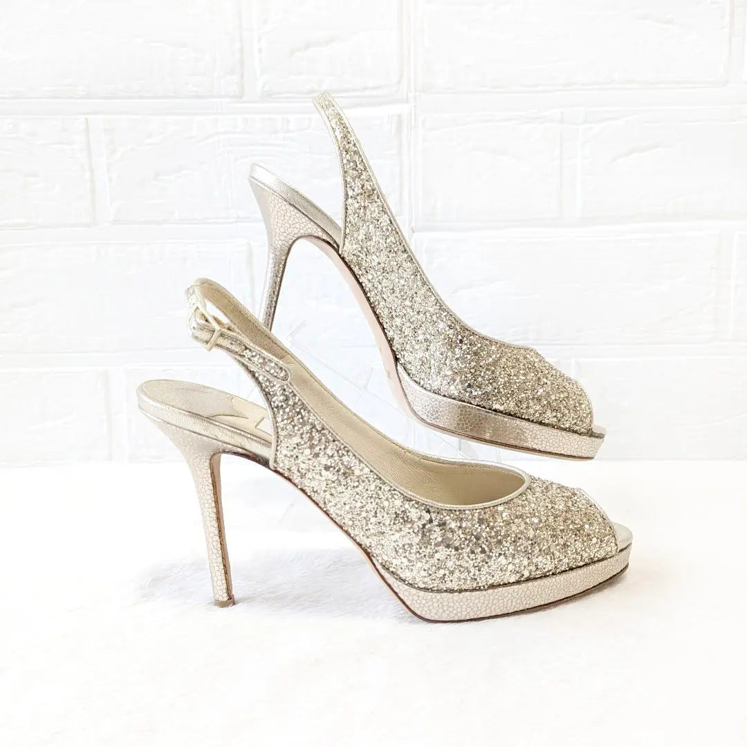 ✨Extremadamente hermosos✨ Zapatos de tacón de aguja con punta abierta y purpurina de Jimmy Choo en dorado